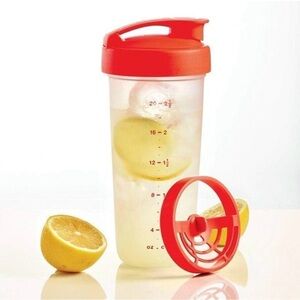 Tupperware Quick Shake Red Shaker Bottle with Measurement Marks NWT